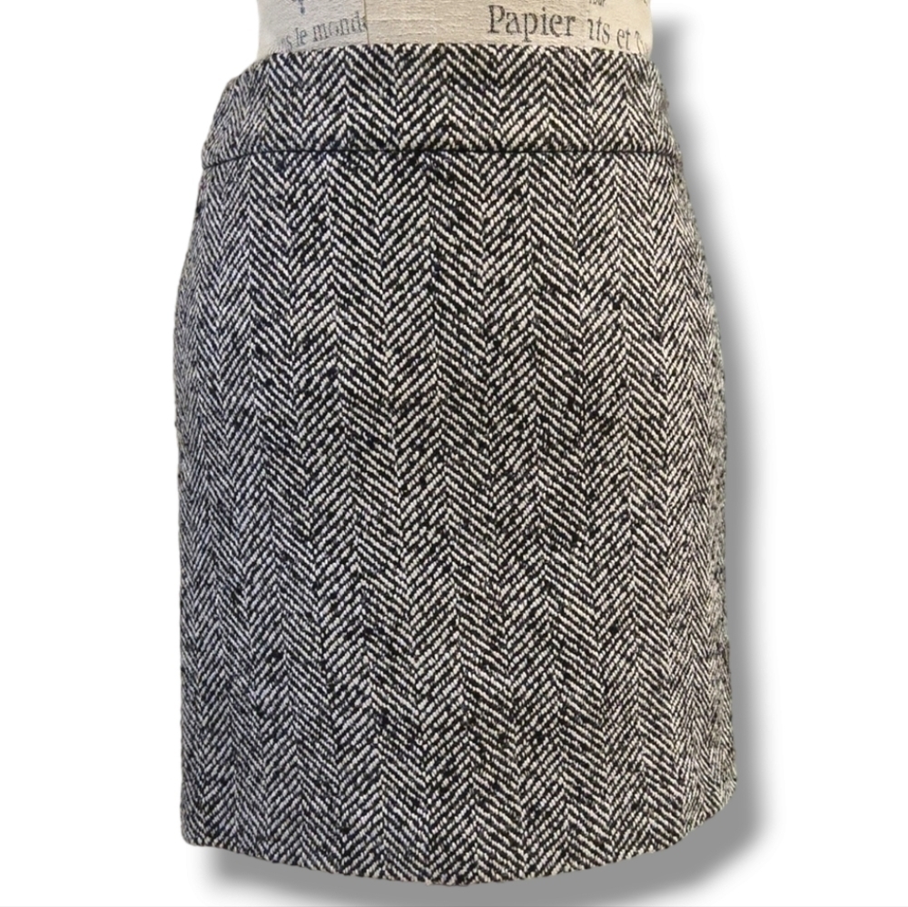 Lord & Taylor Black And White Wool Blend Mini Skirt - Size 2 Petite